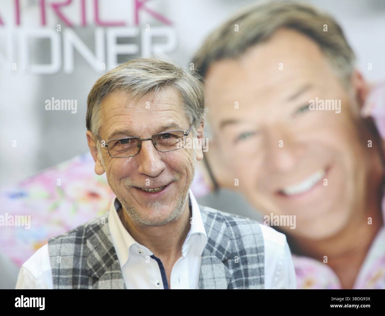 Peter Shepherd Lebenspartner von Schlagersaenger Patrick Lindner am 13.02.2018 in Magdeburg, Peter Shepherd Lebenspartner des Popsängers Patrick Lindner Stockfoto