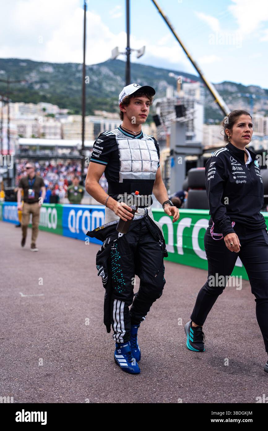 Andrea Kimi Antonelli, italienischer Fahrer des Mercedes-AMG PETRONAS F1 Teams, nach dem zweiten freien Training des Formel-1-Grand Prix 2025 von Monaco. Stockfoto