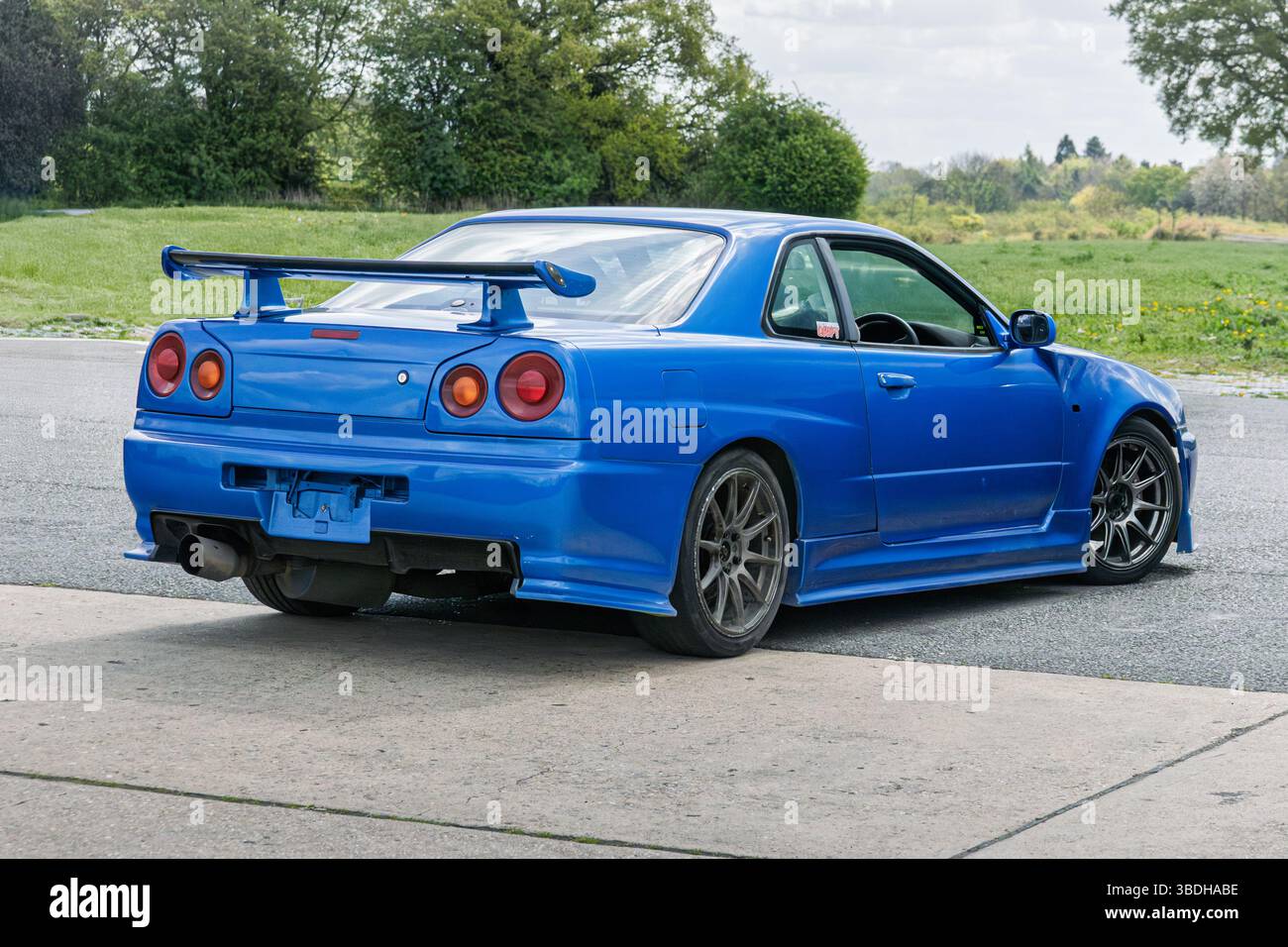 London, England bis 22. April 2025: Nissan Skyline GT-R (R34) Stockfoto