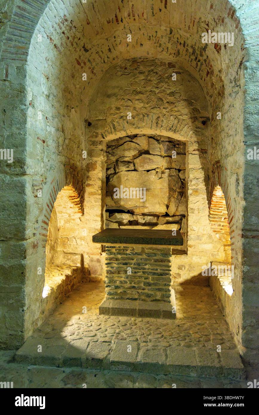 Chapelle Notre-Dame sous-Terre, unter der Abtei Saint Michael's Mountl, Normandie, Frankreich Stockfoto