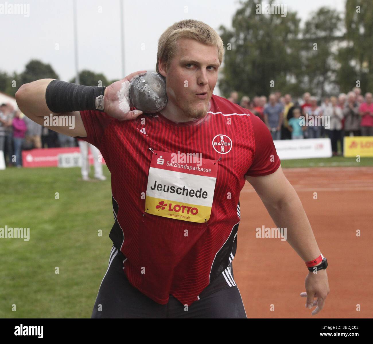 Schussputter Jan Josef Jeuschede TSV Bayer Leverkusen bei der 10. Solecup Leichtathletik 26.06.2015 in Schönebeck/Elbe Stockfoto