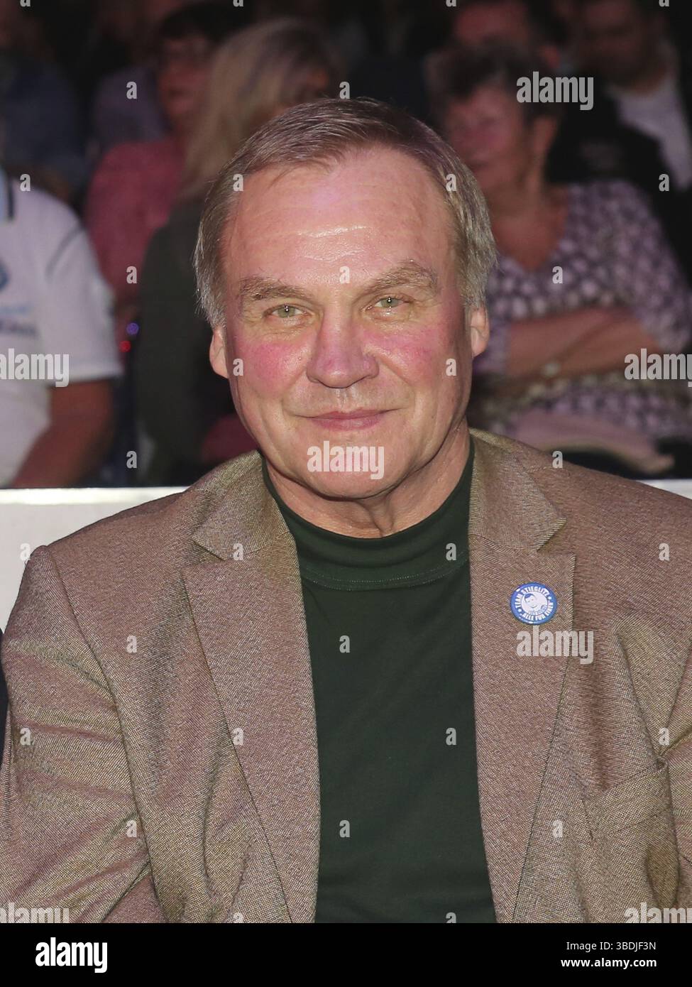 Handballolympiasieger Günter Dreibrodt (DDR, SC Magdeburg) 1980 Ehrengast bei der SES Boxing Gala am 12.11.2016 in der GETEC Arena Magdeburg Stockfoto
