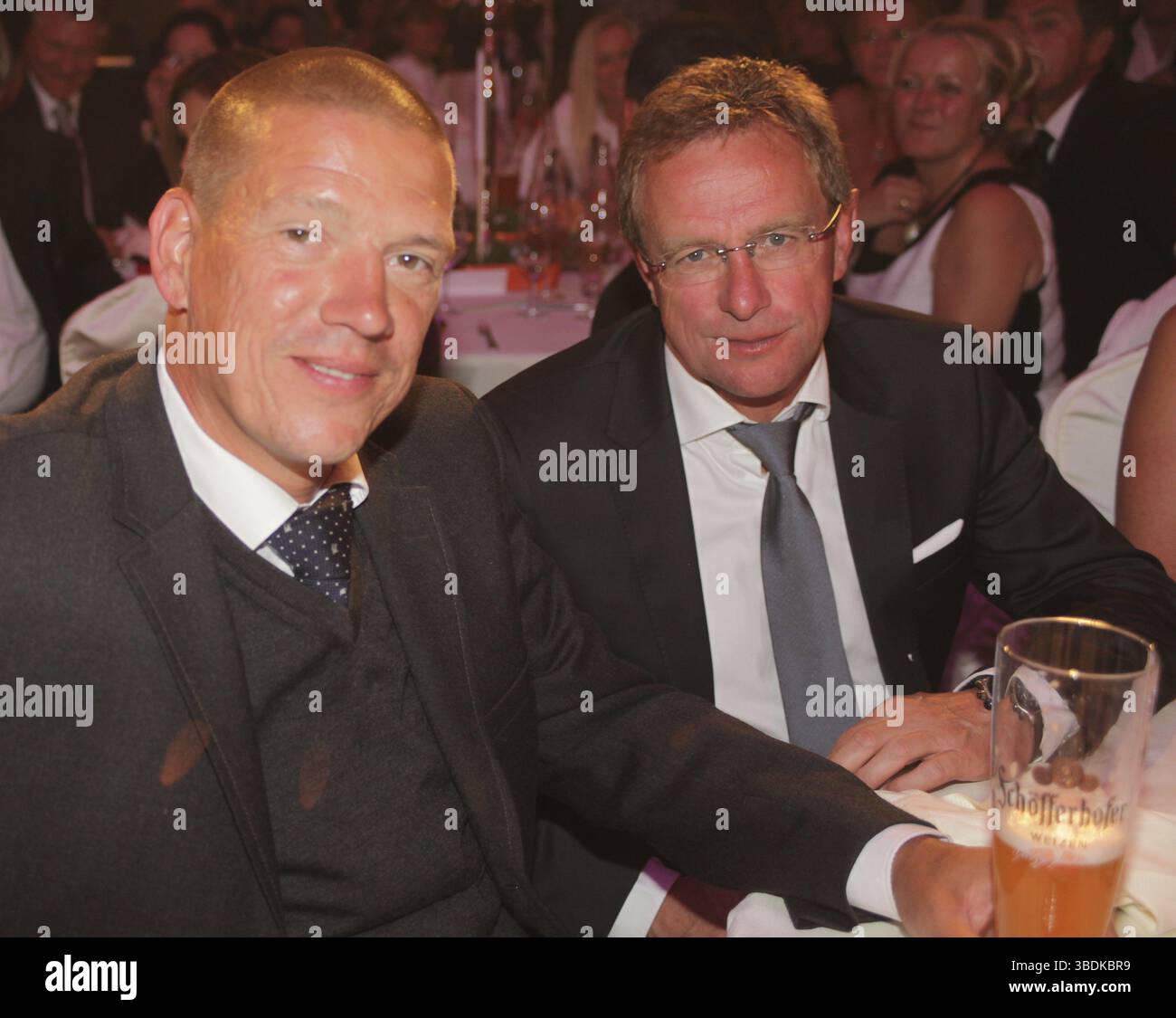 Christian Goat und Sportdirektor Ralf Rangnick (RB Leipzig) bei der Abendgala des 6. GRK Golf Charity Masters in Leipzig Stockfoto