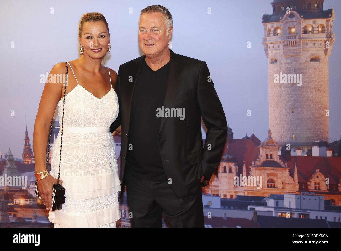 Ehemalige deutsche Schwimmerin Franziska van Almsick mit Partner Jürgen B. Harder bei der Gala zum 10. GRK Golf Charity Masters Leipzig 2017, ehemals Keime Stockfoto