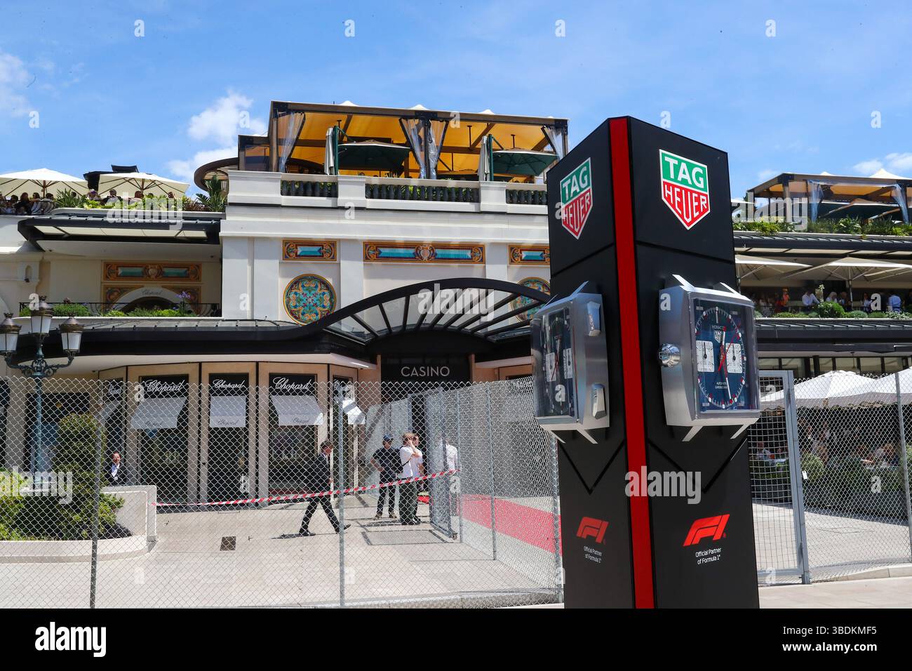 Monaco, Fürstentum Monaco. Mai 2025. Tag Heuer Totem Logo während des Formel 1 Tag Heurer Grand Prix de Monaco 2025 in Monte Carlo (MC), Mai 23-25 2025 Credit: Independent Photo Agency/Alamy Live News Stockfoto