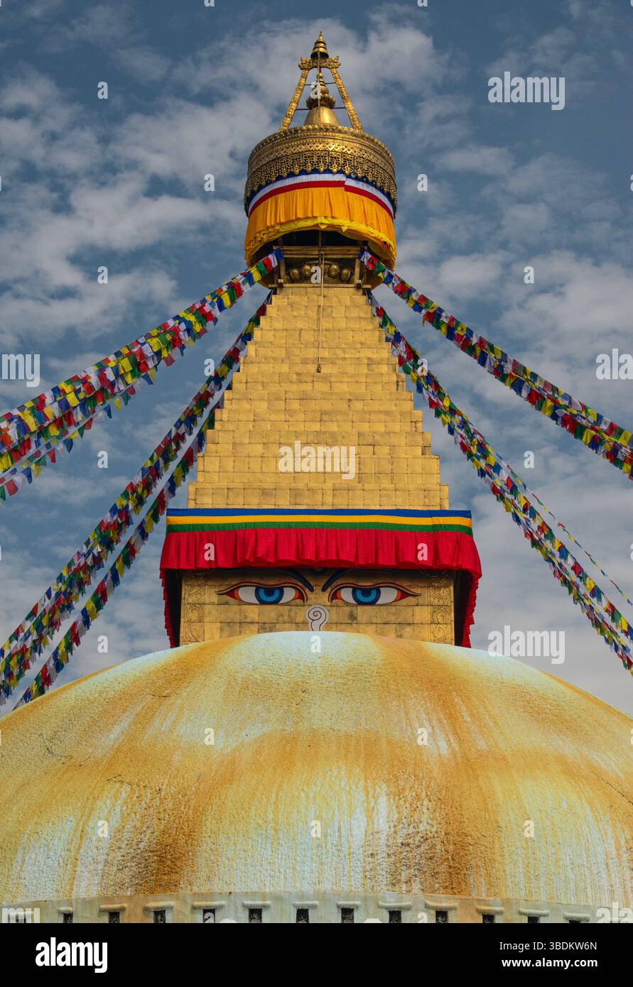 Kathmandu, Nepal: Details von Boudhanath, einer der weltweit größten kugelförmigen Stupa, Verkörperung des erleuchteten Geistes aller Buddhas Stockfoto