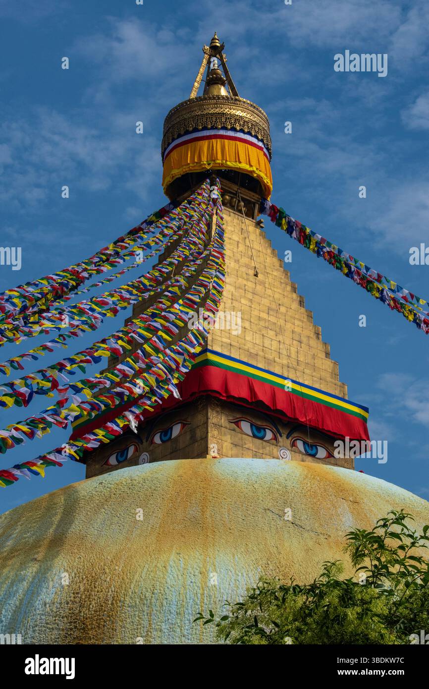 Kathmandu, Nepal: Details von Boudhanath, einer der weltweit größten kugelförmigen Stupa, Verkörperung des erleuchteten Geistes aller Buddhas Stockfoto