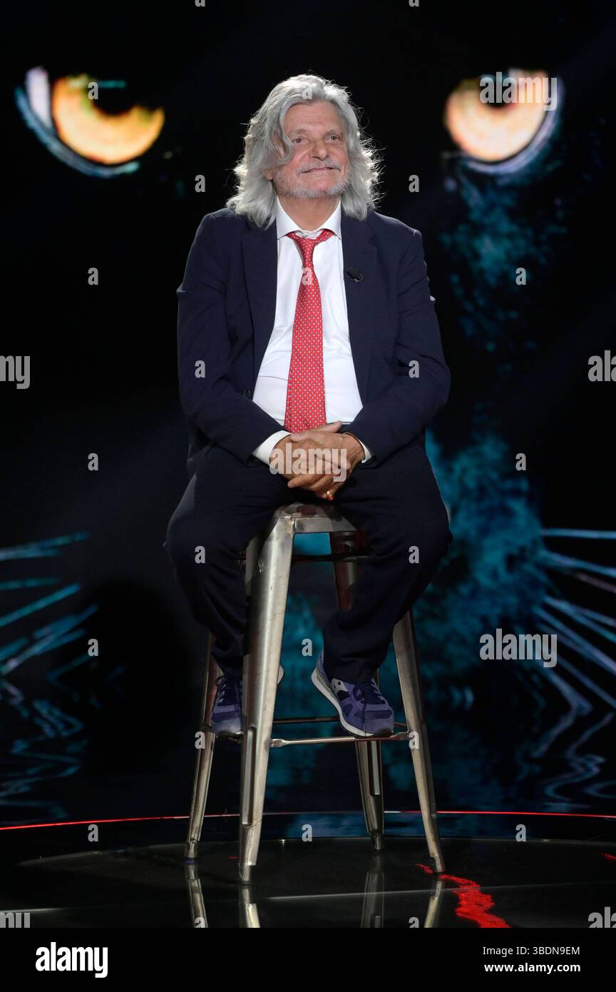 Massimo Ferrero in der Rai-Talkshow Belve 2025 in den Fabrizio Frizzi Studios. Rom, 24.05.2025 *** Massimo Ferrero in der Rai Talkshow Belve 2025 in den Fabrizio Frizzi Studios Rom, 24 05 2025 Foto:XA.XM.xTinghinox/xFuturexImagex belve2405_5530 Stockfoto