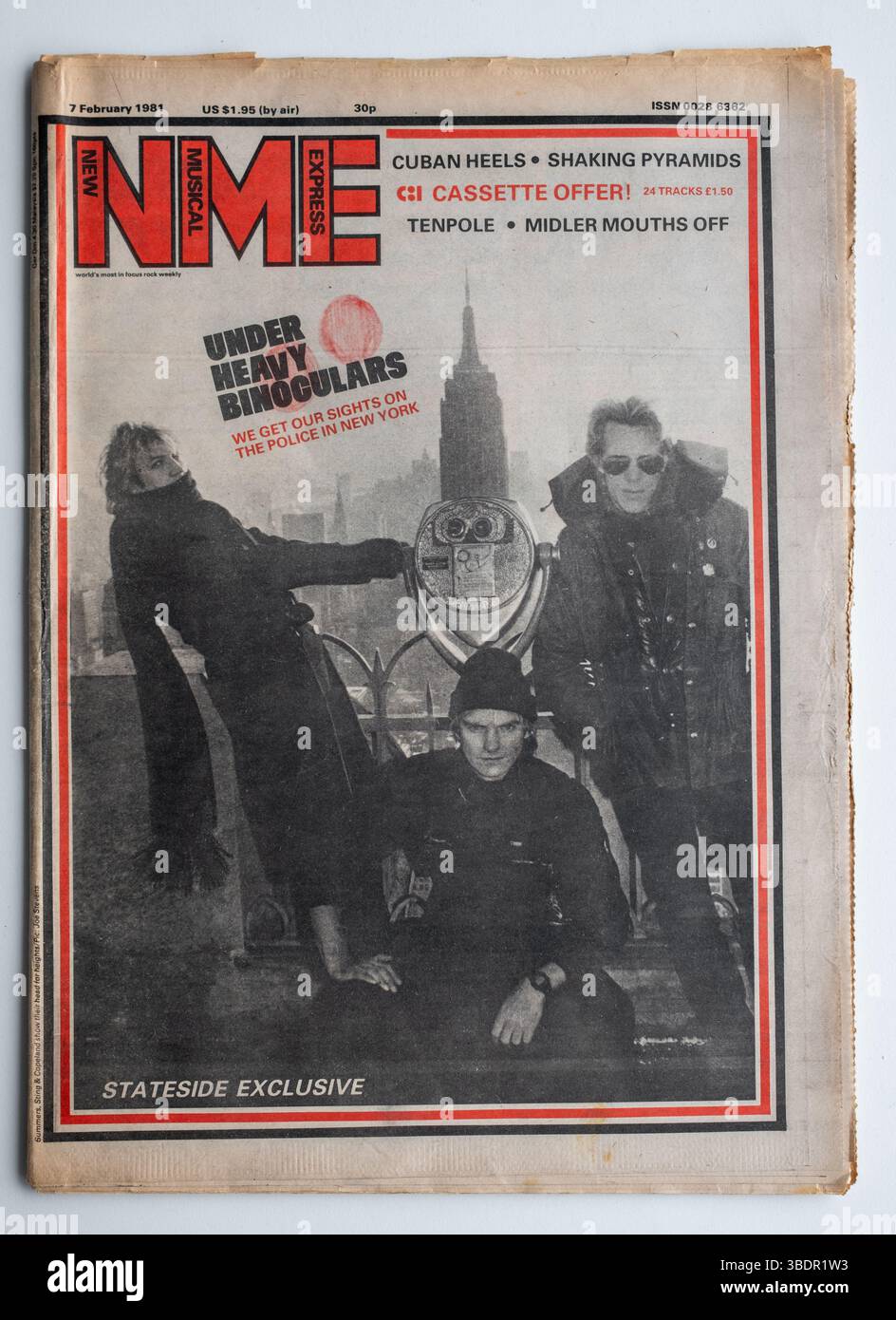 1980er-Ausgabe des NME New Musical Express Music Paper mit Polizei auf der Vorderseite – Februar 1981 Stockfoto