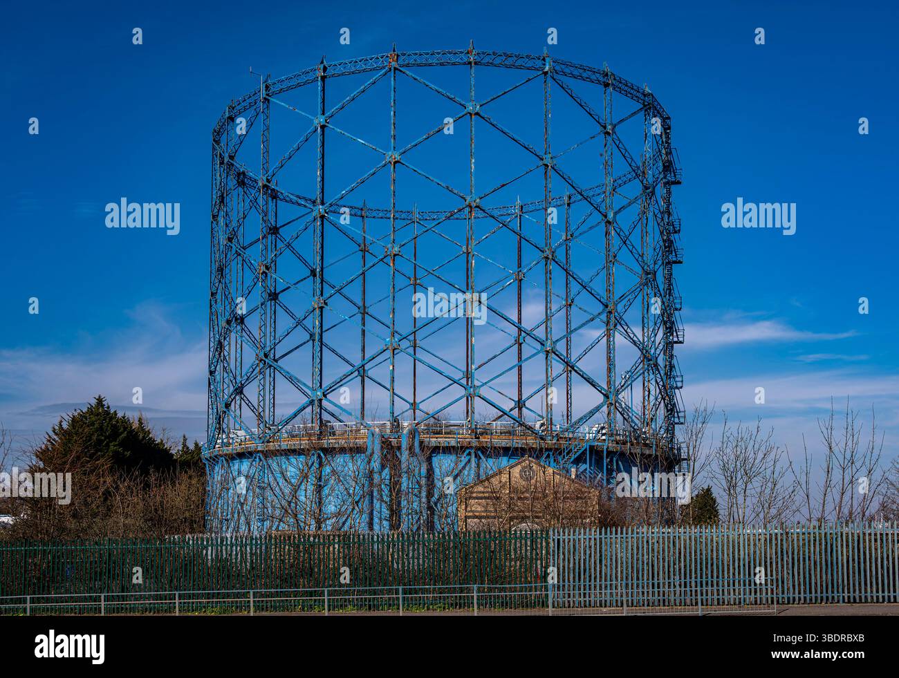 Gasometer in der ehemaligen SGN-Gasfabrik in der Nähe des Strand in Gillingham, die bald abgebaut werden soll. Stockfoto