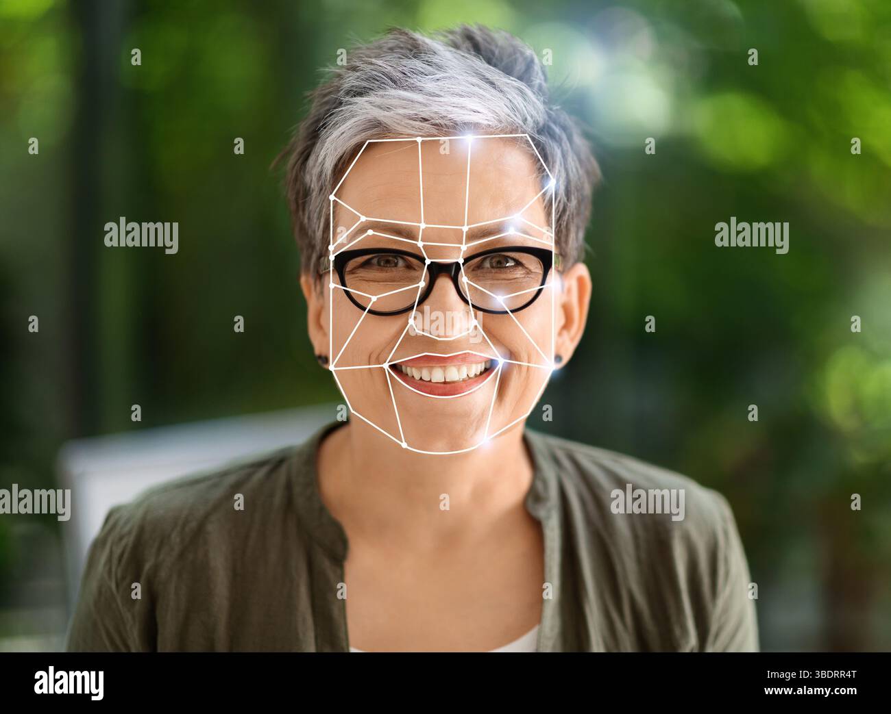 Moderne Gesichtserkennungstechnologie verbessert die Identifikation im täglichen Leben Stockfoto