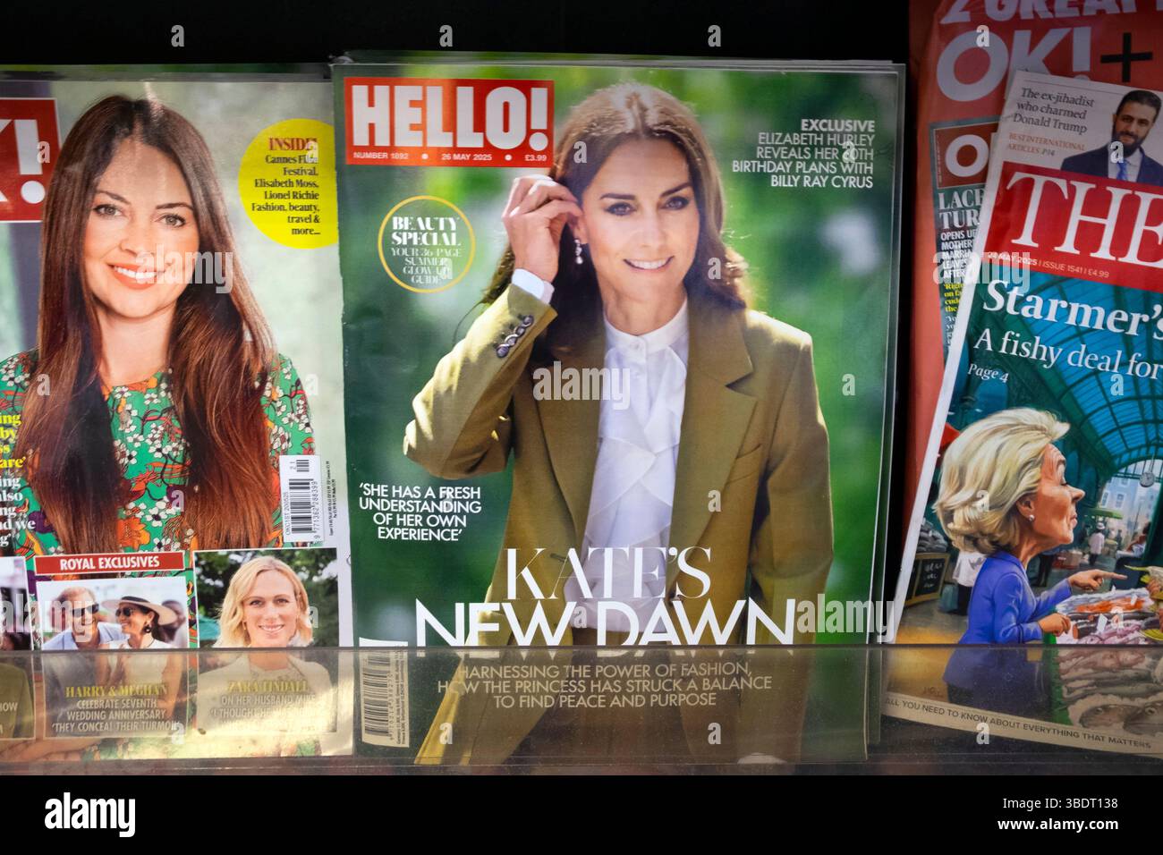„Kate's New Dawn“ HALLO! Titelzeile Prinzessin Kate Middleton Porträt am Mai 2025 Titelseite London England UK KATHY DEWITT Stockfoto