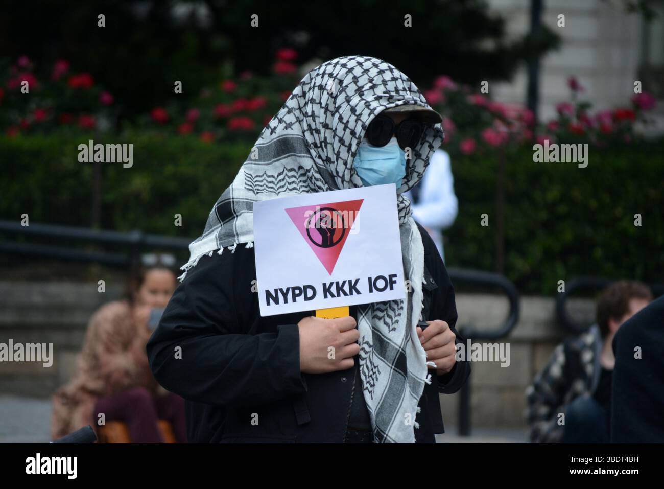 Anti-Polizei-Zeichen bei einer Kundgebung zum fünften Jahrestag des Mordes an George Floyd durch die Polizei in Minneapolis am Union Square, Manhattan. Stockfoto