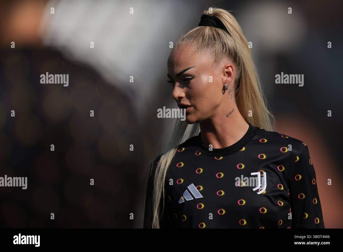Como, Italien. Mai 2025. Alisha Lehmann von Juventus während des Aufwärmens vor dem Spiel Juventus vs. AS Roma Coppa Italia im Stadio Giuseppe Sinigaglia, Como. Der Bildnachweis sollte lauten: Jonathan Moscrop/Sportimage Credit: Sportimage Ltd/Alamy Live News Stockfoto