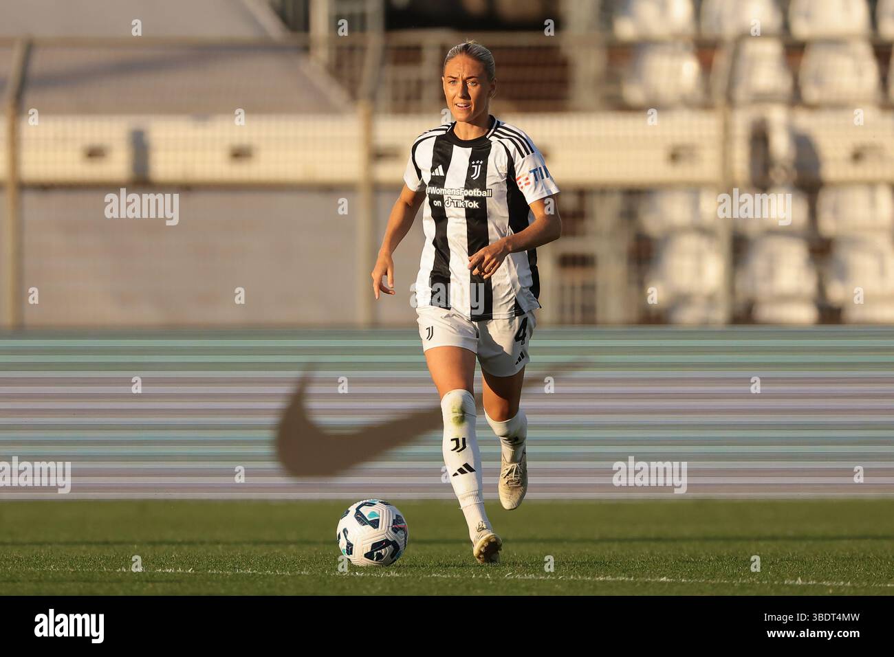 Como, Italien. Mai 2025. Emma Kullberg von Juventus während des Finalspiels Juventus gegen AS Roma Coppa Italia im Stadio Giuseppe Sinigaglia, Como. Der Bildnachweis sollte lauten: Jonathan Moscrop/Sportimage Credit: Sportimage Ltd/Alamy Live News Stockfoto