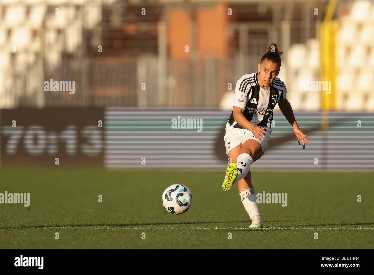Como, Italien. Mai 2025. Lisa Boattin von Juventus während des Finalspiels Juventus gegen AS Roma Coppa Italia im Stadio Giuseppe Sinigaglia, Como. Der Bildnachweis sollte lauten: Jonathan Moscrop/Sportimage Credit: Sportimage Ltd/Alamy Live News Stockfoto