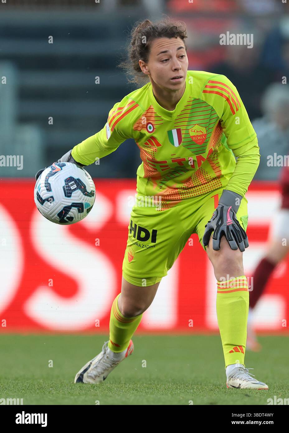 Como, Italien. Mai 2025. Camelia Ceasar von AS Roma während des Endspiels Juventus gegen AS Roma Coppa Italia im Stadio Giuseppe Sinigaglia, Como. Der Bildnachweis sollte lauten: Jonathan Moscrop/Sportimage Credit: Sportimage Ltd/Alamy Live News Stockfoto