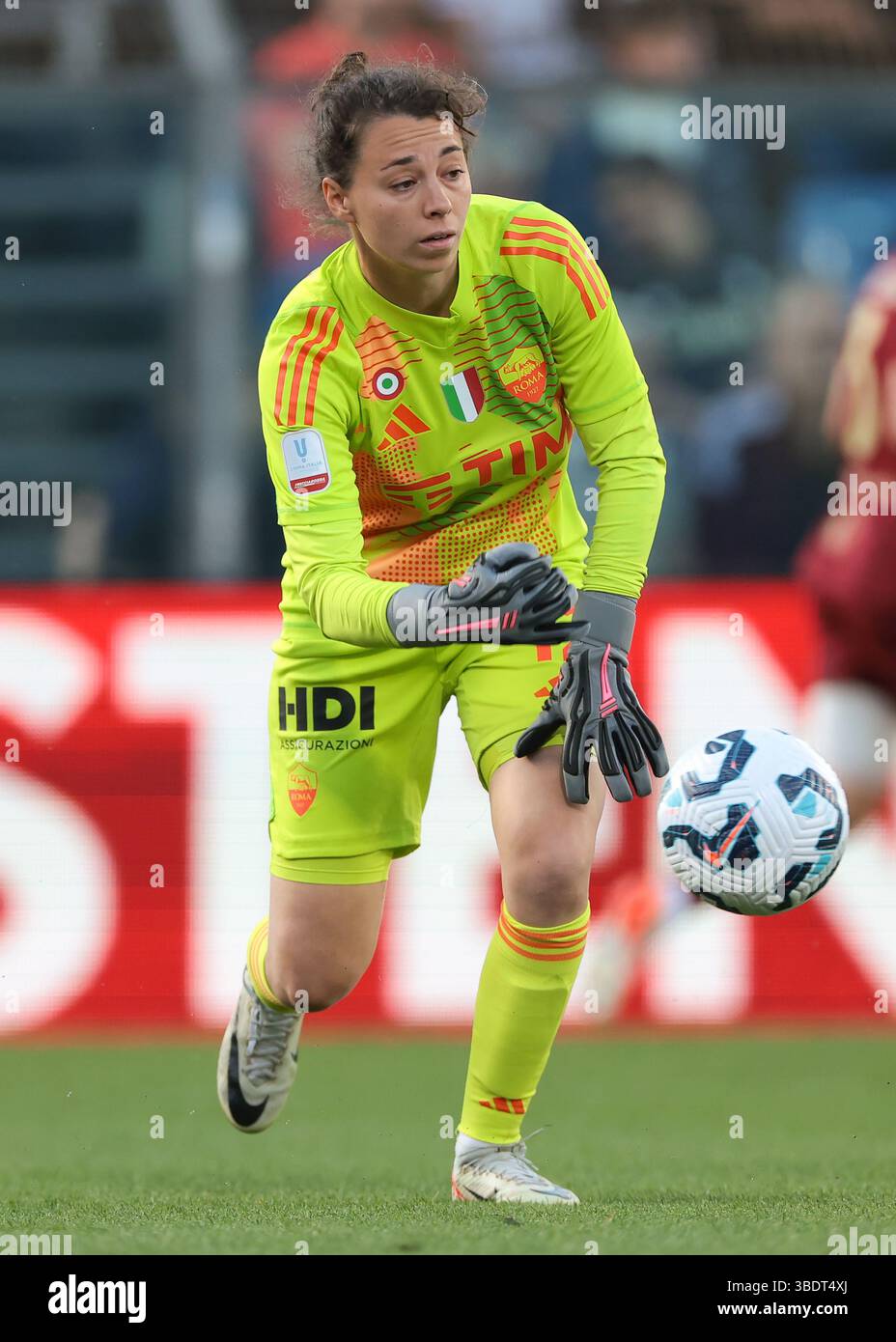 Como, Italien. Mai 2025. Camelia Ceasar von AS Roma während des Endspiels Juventus gegen AS Roma Coppa Italia im Stadio Giuseppe Sinigaglia, Como. Der Bildnachweis sollte lauten: Jonathan Moscrop/Sportimage Credit: Sportimage Ltd/Alamy Live News Stockfoto