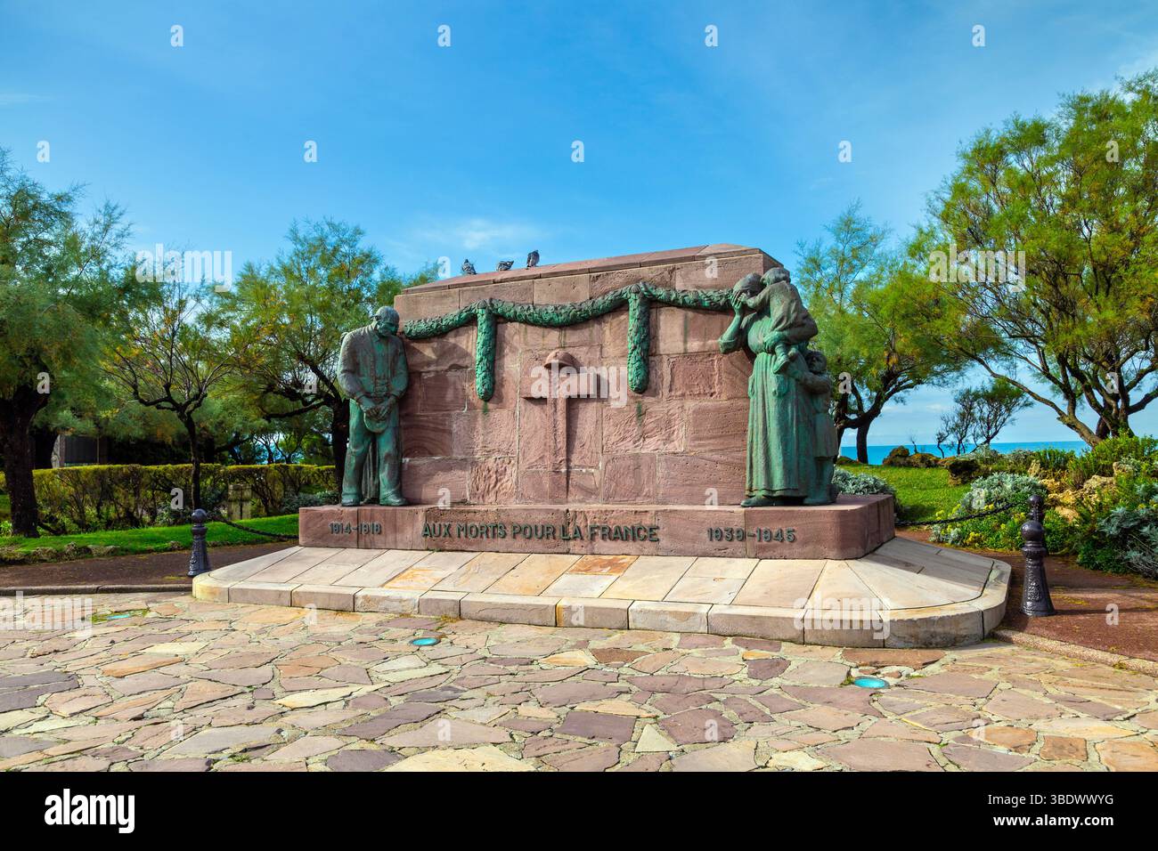 AUX Morts pour La France Denkmal zum Gedenken an Soldaten, die im Deutsch-Französischen Krieg, im Ersten Weltkrieg und im Zweiten Weltkrieg starben, Biarritz, Frankreich Stockfoto