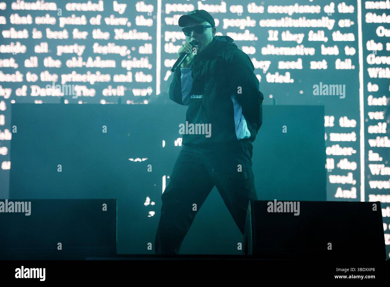 London, Großbritannien. 23. Mai 2025. Mo Chara (Liam Óg Ó hAnnaidh) von Kniescheibe tritt beim Wide Awake Festival im Brockwell Park auf. Quelle: Justin Ng/Alamy Live Stockfoto