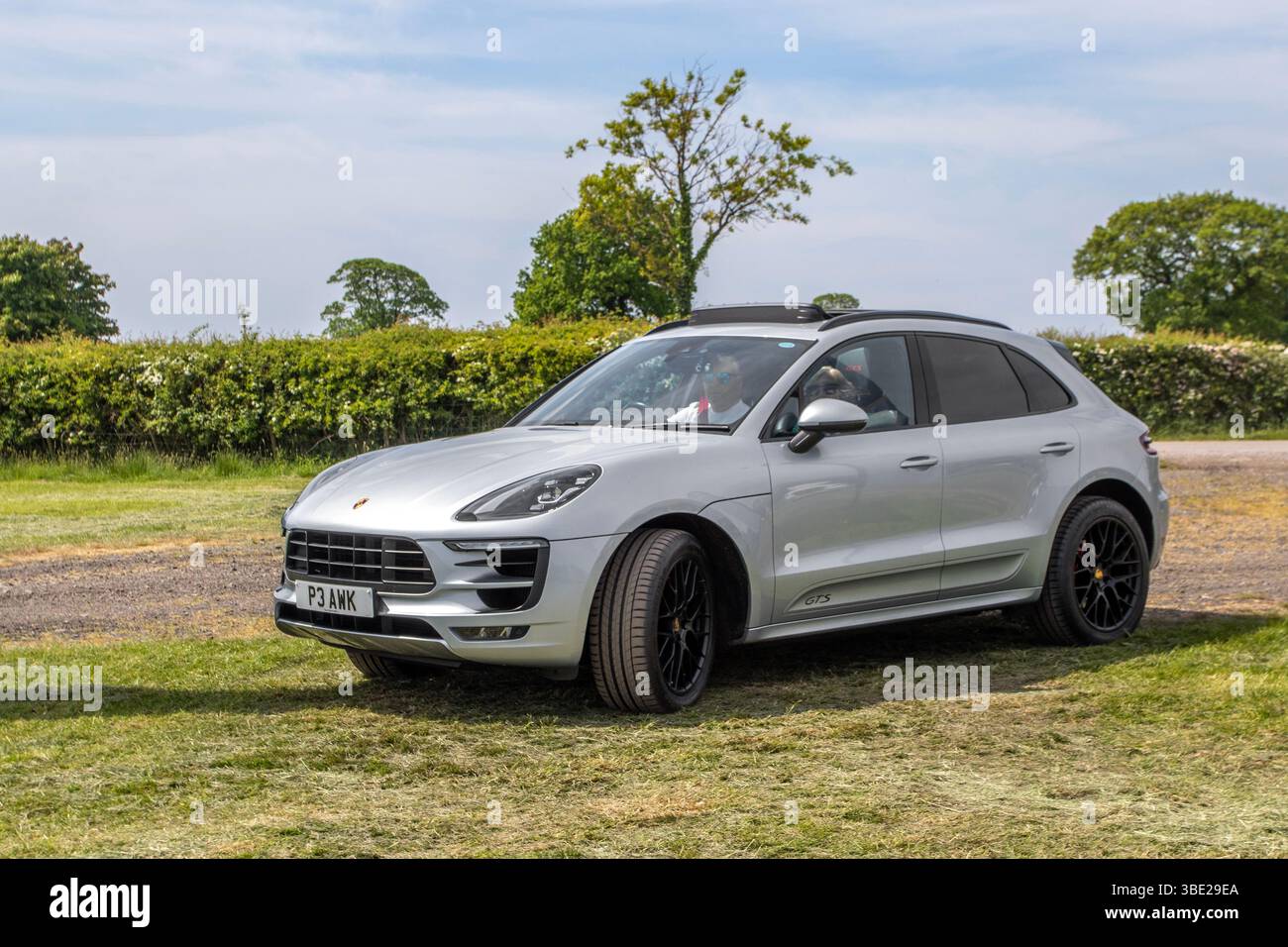 2018 Silver Porsche Macan GTS S-A V6 PDK Auto Start/Stopp Car SUV Benzin 2997 ccm; 2025 Räder nach Norden, Car Culture Event, modifizierter Klassiker, Sportwagen und Supersportwagen Event, Longridge, England, Großbritannien Stockfoto