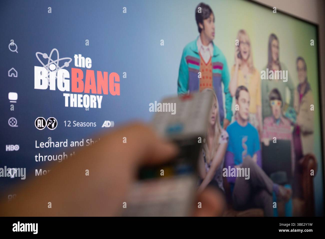 Belgrad, Serbien - 22. Mai 2025: Die Big Bang Theory Popular-Sitcom auf HBO. Die Show dreht sich um fünf junge Freunde, die in Pasa leben Stockfoto