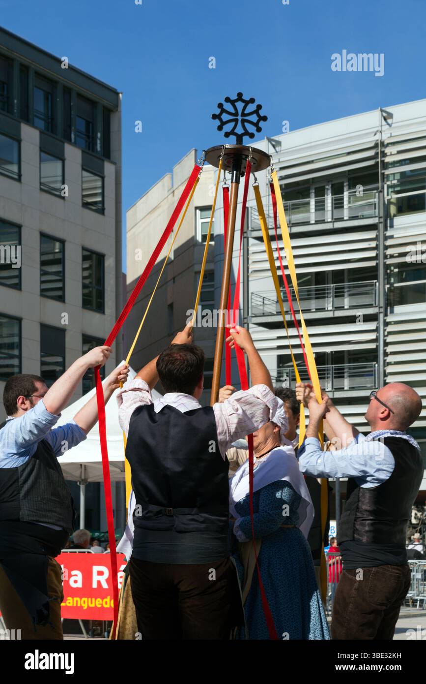 Traditionelle Lieder und Tänze. La Garriga Lengadociana. Festum Gesamt. Montpellier, Occitanie, Frankreich Stockfoto