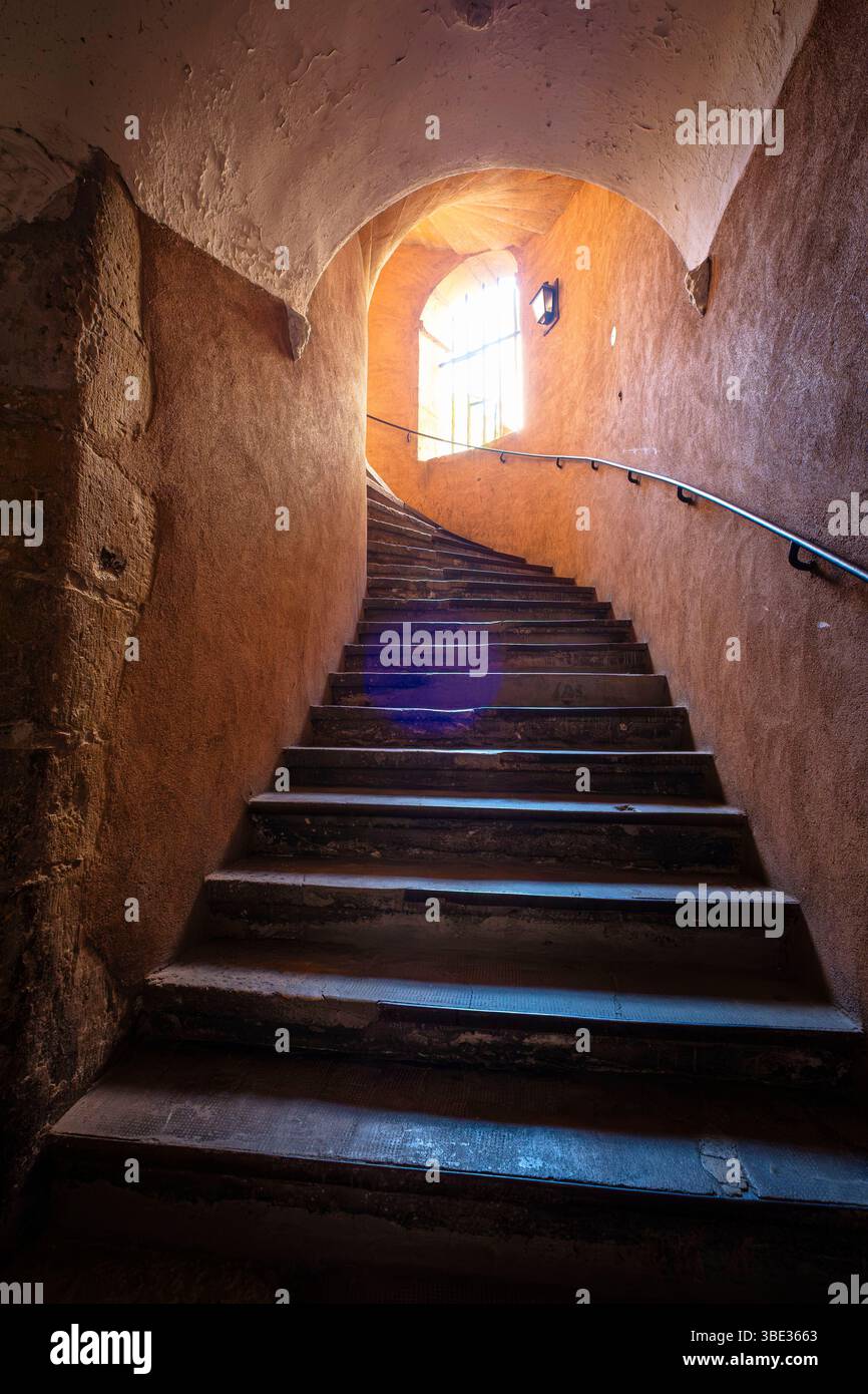 Frankreich, Rhone, Lyon, Altstadt von Lyon, historische Stätte, die zum UNESCO-Weltkulturerbe gehört, Viertel Saint-Jean, Rue du Boeuf, Treppe des Maison du Crible oder Maison de la Tour Rose Stockfoto