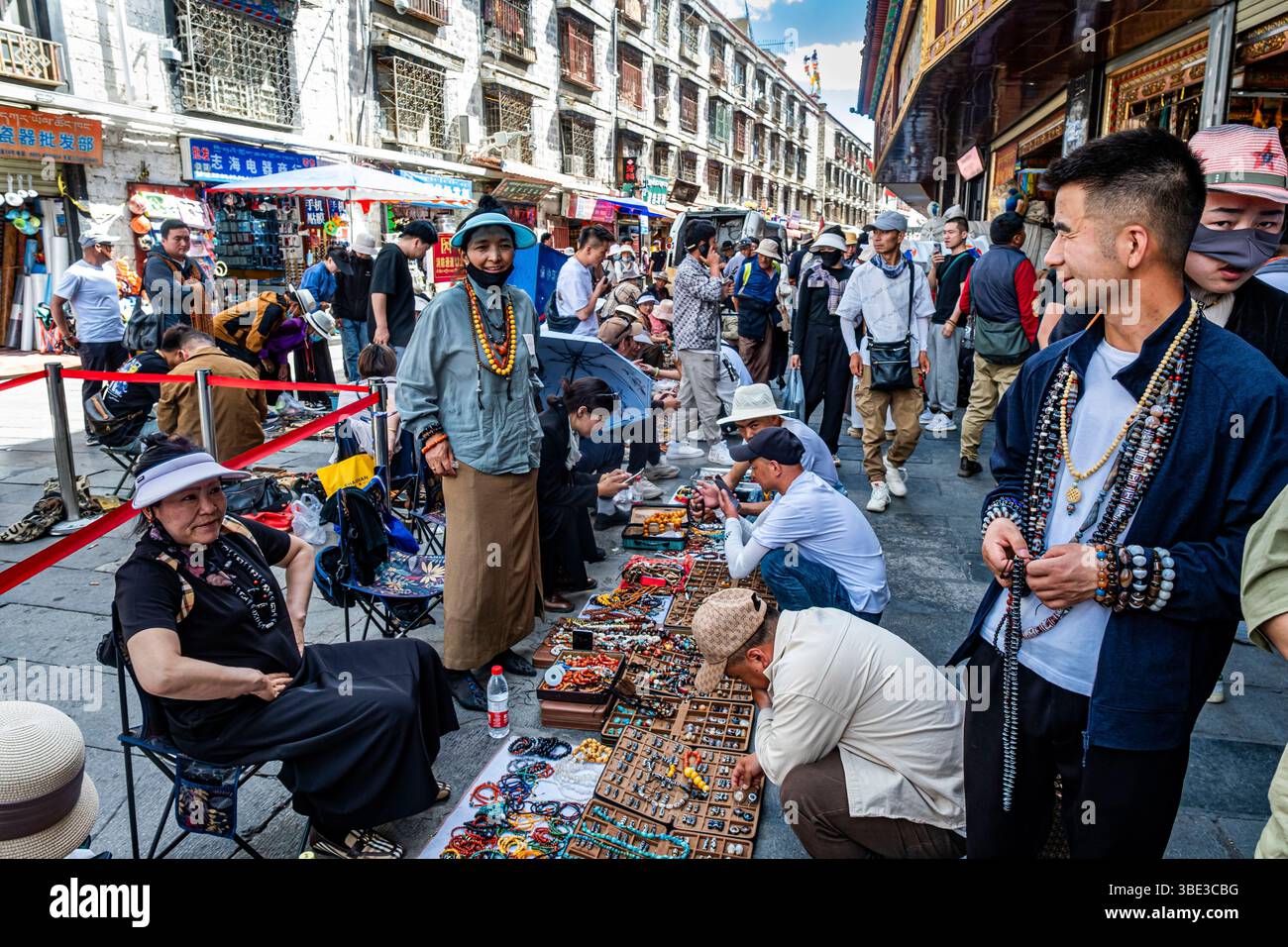 China, Tibet Autonome Region, Lhasa, Barkhor, Schmuck und Edelsteinmarkt Stockfoto