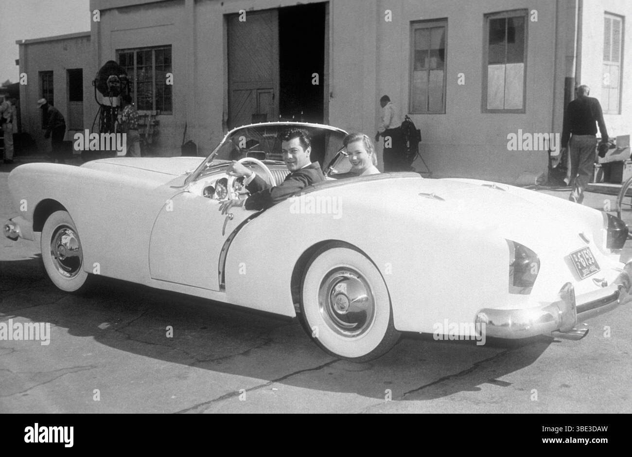 Johnny Black Year : 1954 USA Tony Curtis und Piper Laurie fahren am Set Stockfoto