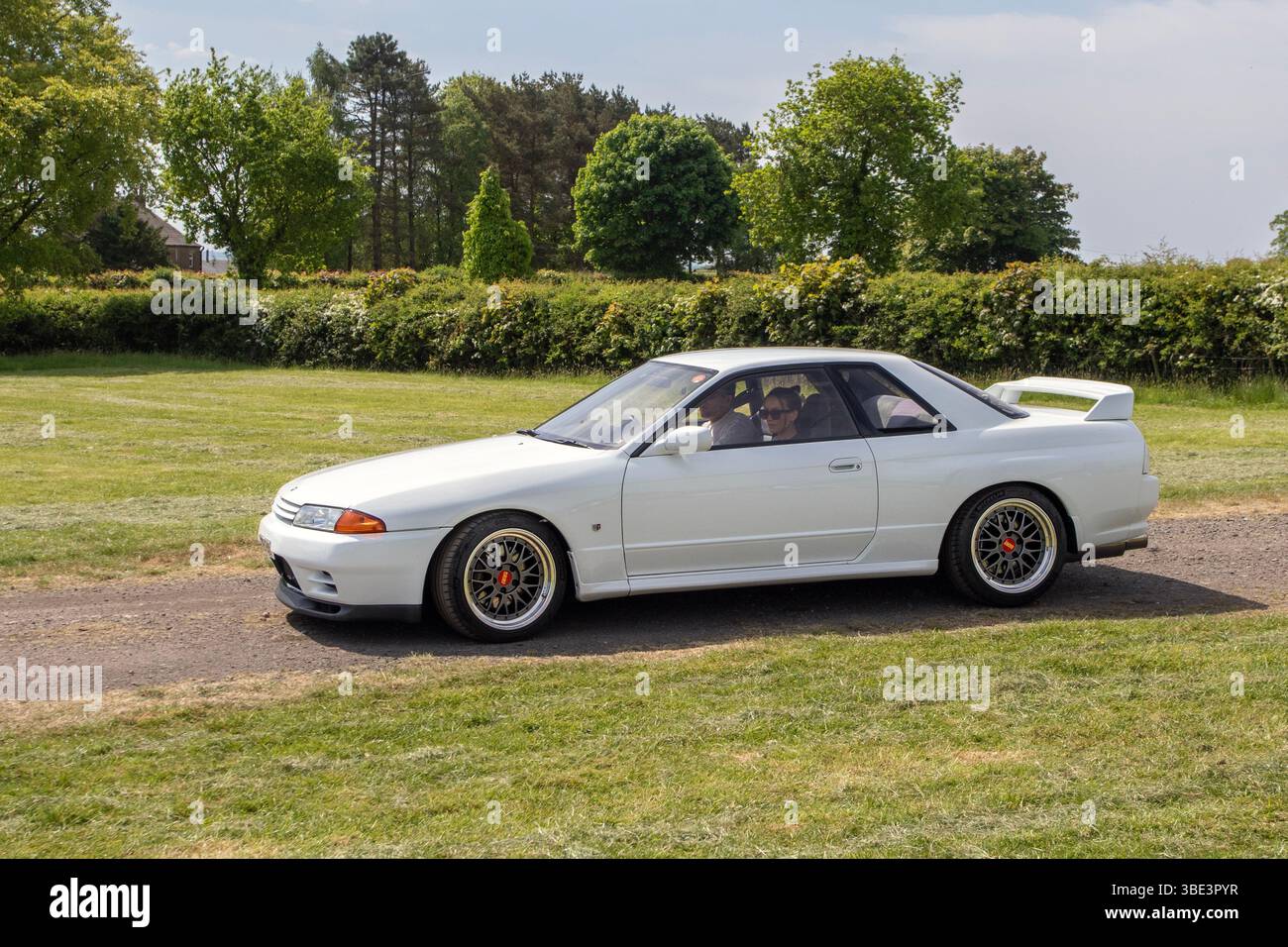 Nissan Skyline GT-R Car Coupé Benzinmotor 2600 ccm, mit zwei Litern Reihenmotor Z20E mit Kraftstoffeinspritzung; 2025 Räder oben im Norden, Car Culture Event, modifizierter Klassiker, Sportwagen und Supersportwagen Event, Longridge, England, Großbritannien Stockfoto