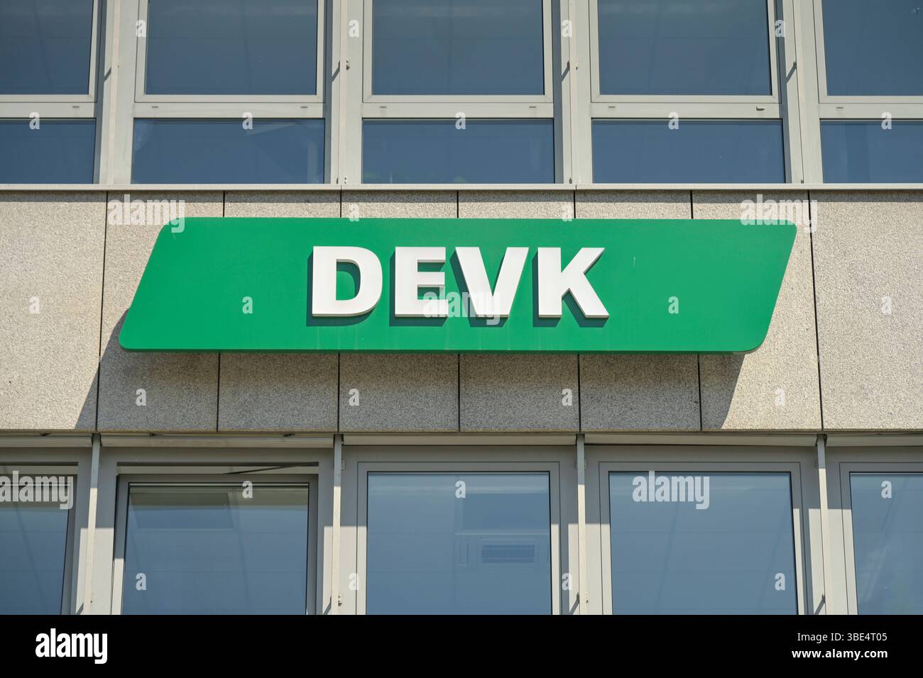 Werbung DEVK Versicherung, Kassel, Hessen, Deutschland *** Werbung DEVK Versicherung, Kassel, Hessen, Deutschland Stockfoto