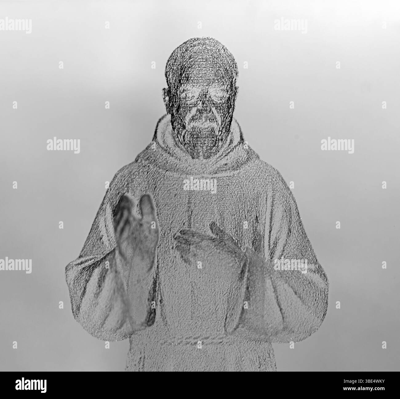 Padre Pio 3D-lasergravierte Kristallfigur Stockfoto