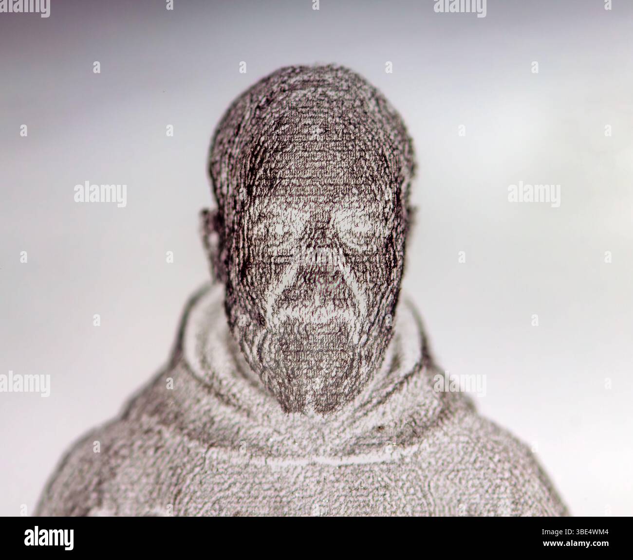 Padre Pio 3D-lasergravierte Kristallfigur Stockfoto