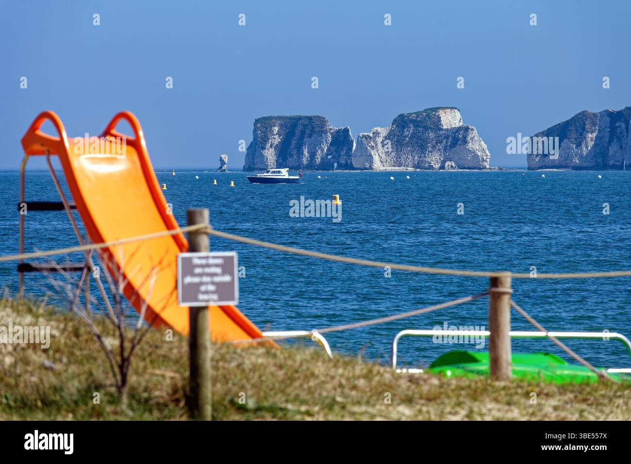 Alte Harry Rocks Kreideformation, vom Studland Beach aus gesehen, an einem Sommertag Dorset England UK Stockfoto