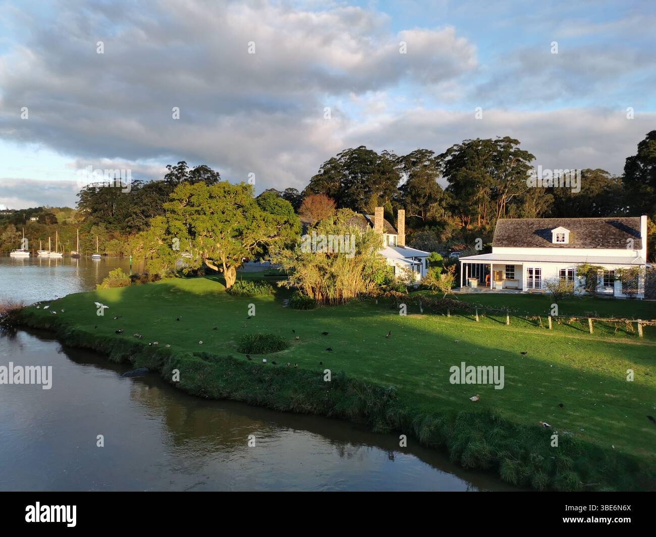 Das Honighaus Café und das Kemp House in Kerikeri, zwei der ältesten Holzgebäude Neuseelands Stockfoto