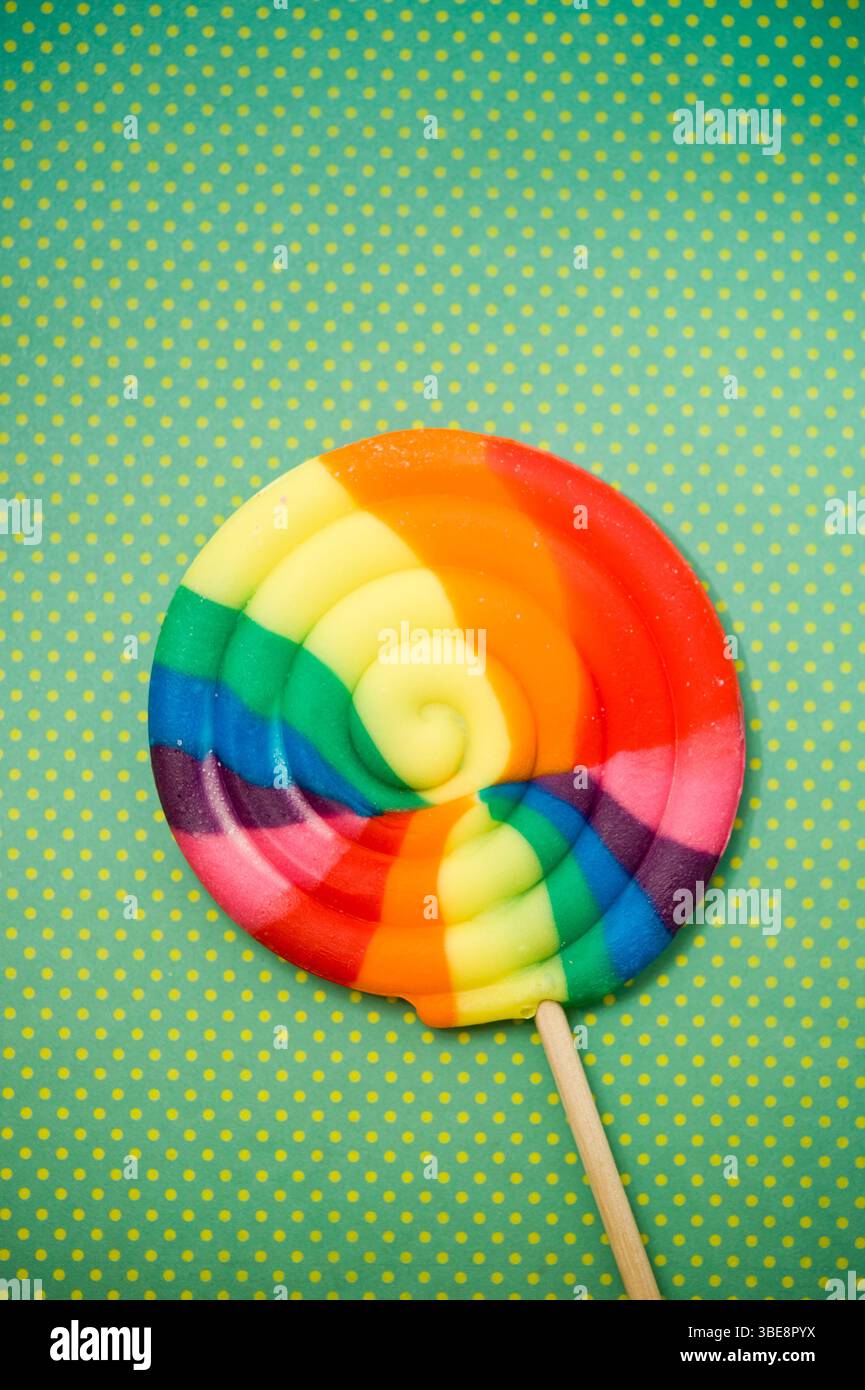 Lutscher in regenbogenfarben Stockfoto