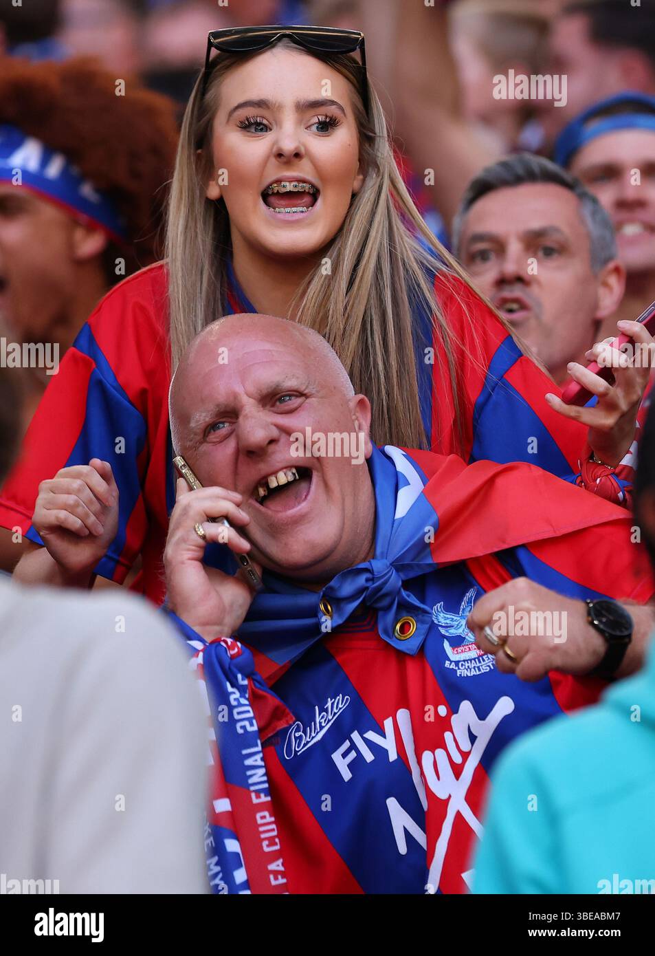 Crystal Palace Fans - Crystal Palace gegen Manchester City, das Finale des Emirates FA Cup, Wembley Stadium, London, Großbritannien - 17. Mai 2025 Stockfoto