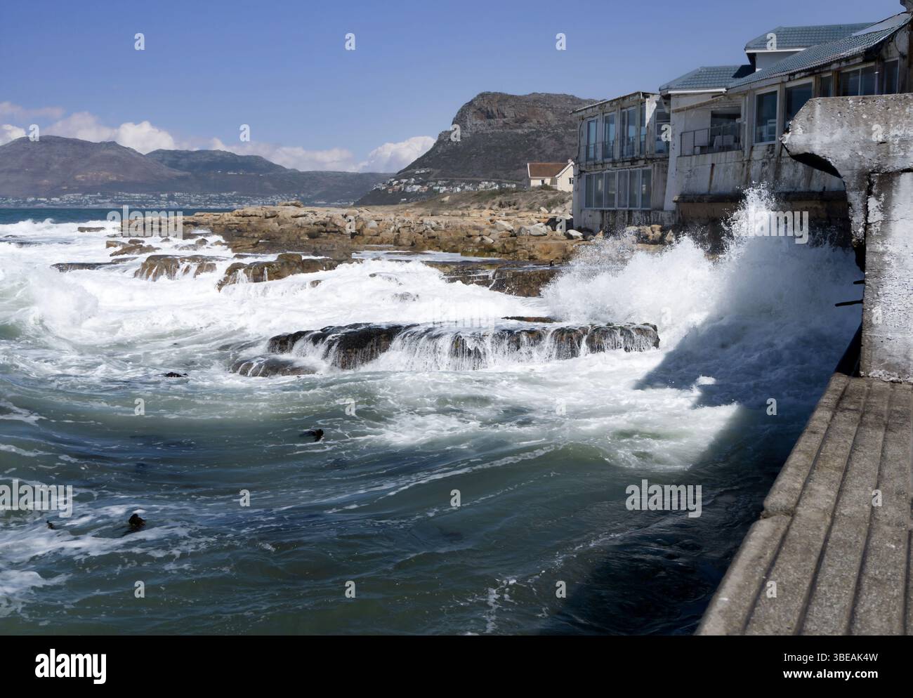 Kalk Bay Hafen auf der Kap-Halbinsel Stockfoto