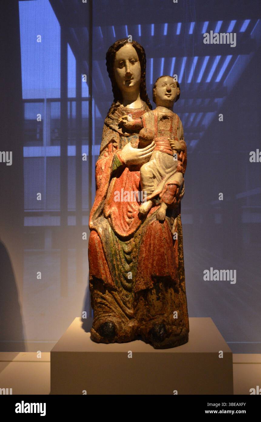 Nürnberg, Deutschland 10.19.2019: Thronende Gottesmutter aus Westfalen Stockfoto