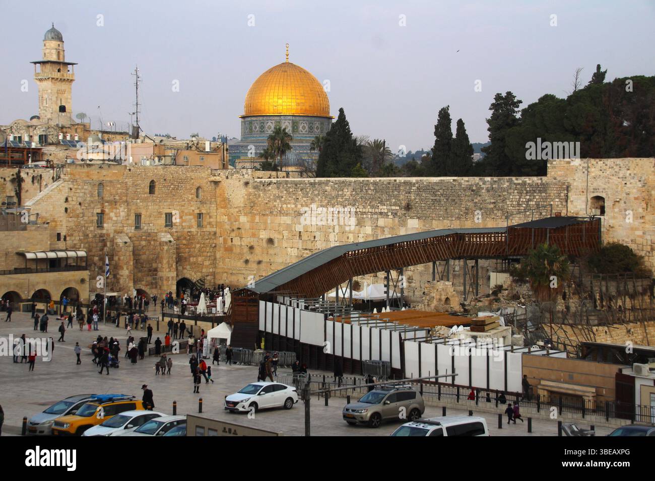 Blick auf die Westmauer (Klagemauer) und den Felsendom in der Altstadt von Jerusalem Stockfoto