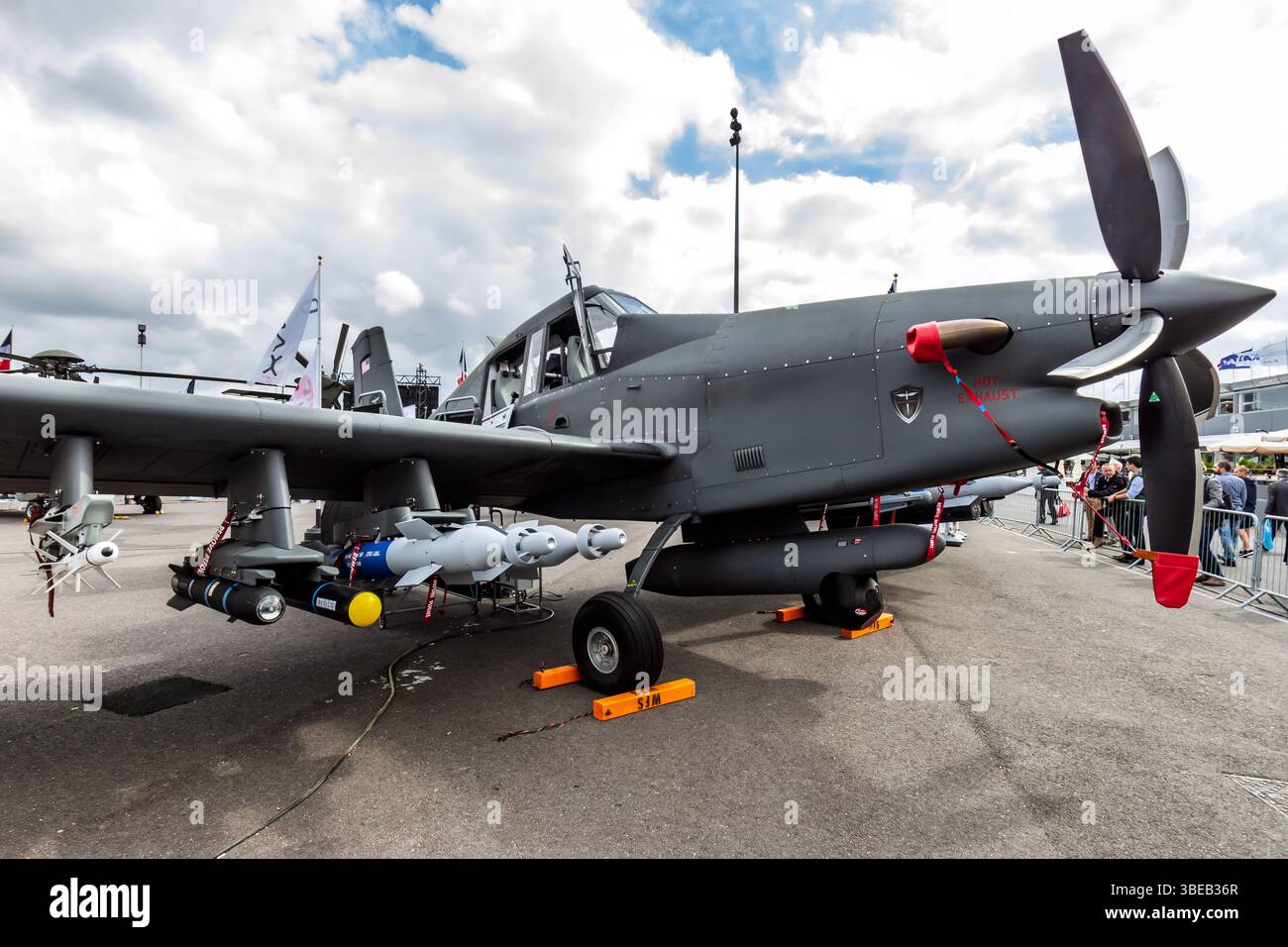 Lufttraktor AT-802U gepanzerte Multimissionsflugzeuge auf der Pariser Luftfahrtschau. Frankreich - 18. Juni 2015 Stockfoto