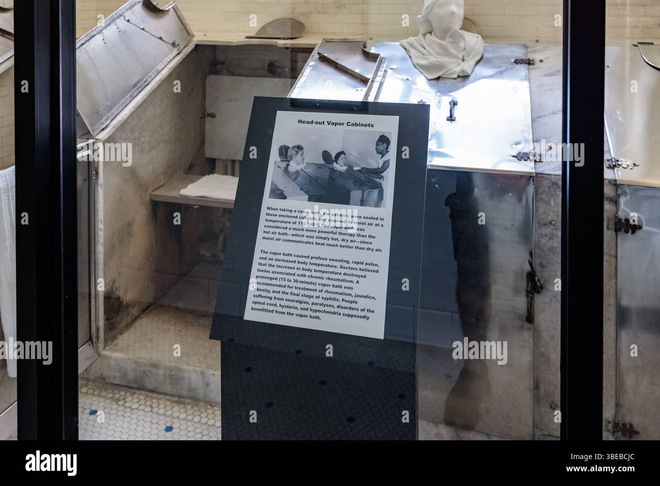 Antike Hydrotherapie-Dampfbäder im Fordyce Bathhouse Museum im Hot Springs National Park Visitor Center in Hot Springs, Arkansas, USA Stockfoto