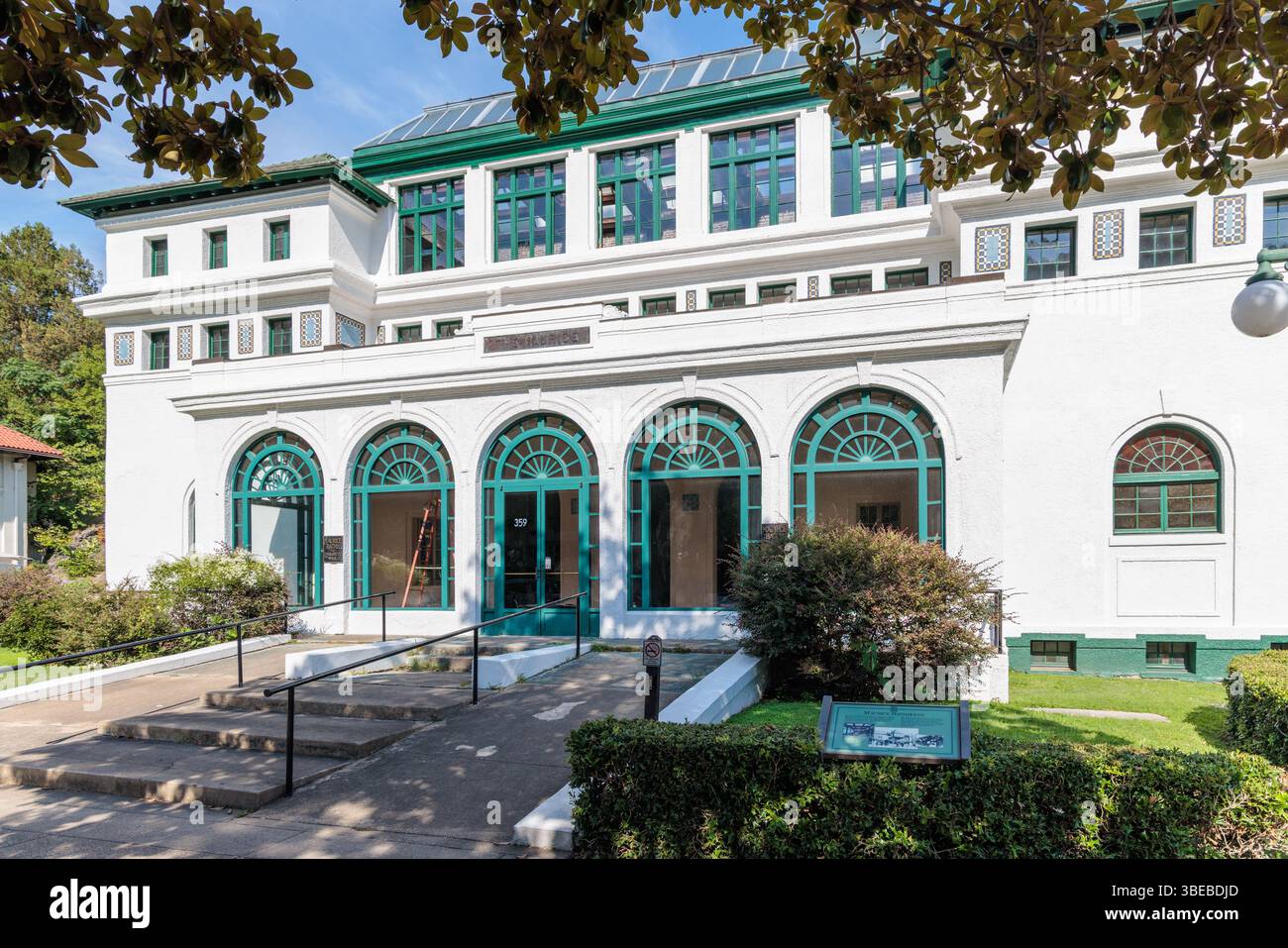 Das Maurice Bathhouse entlang der Bathhouse Row an der Central Avenue in Hot Springs, Arkansas, USA Stockfoto
