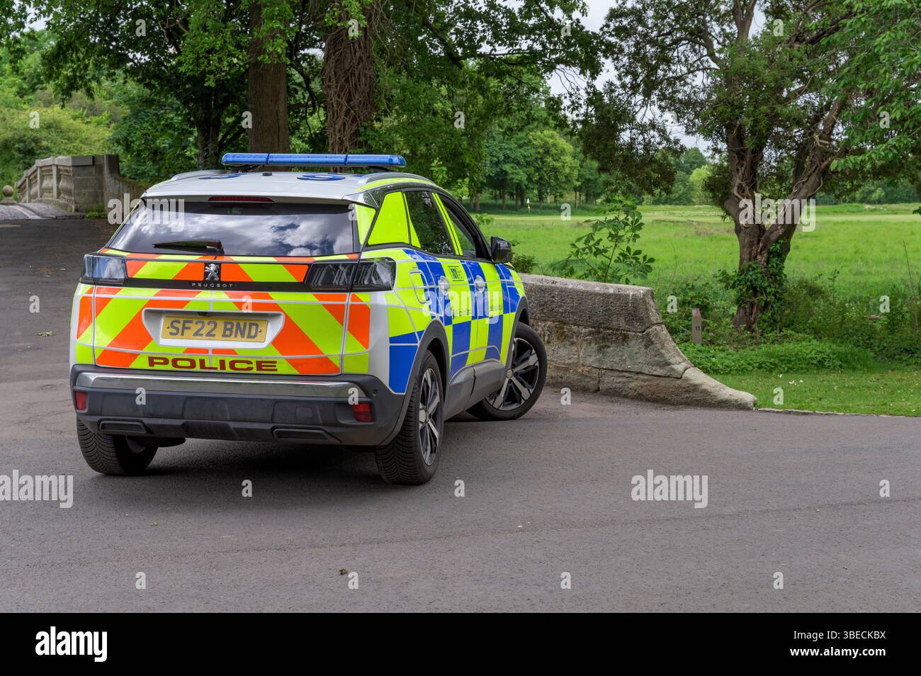 Polizeiauto parkt im Pollok Country Park, Glasgow, Schottland, Großbritannien, Europa Stockfoto