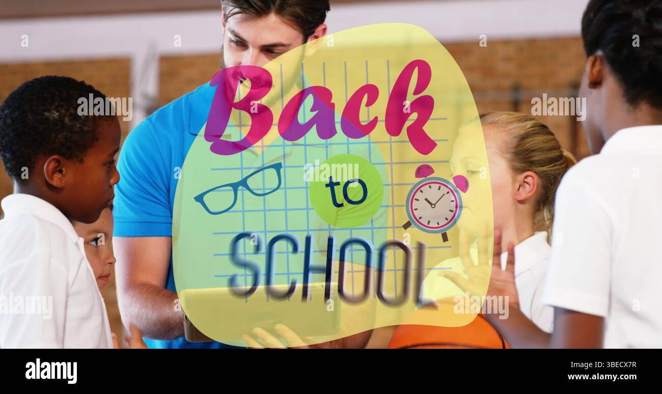 Bild von Schultext über verschiedenen Schülern mit Lehrer Stockfoto