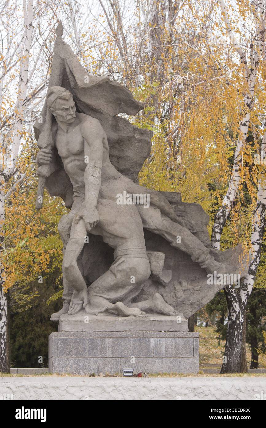 Wolgograd, Russland - 5. November 2015: Die Skulpturengruppe &quot, gefangen im Banner der tödlich verwundeten in der Schlacht Standardträger&quot, i Stockfoto