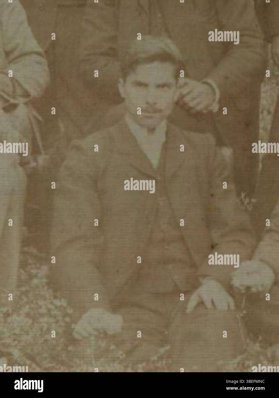 Pencho Kavrakirov ist bekannt für seine bedeutende Rolle bei der Gestaltung der modernen Kunstszene. Seine Werke sind bekannt für ihre markante Komposition und emotionale Resonanz. Stockfoto