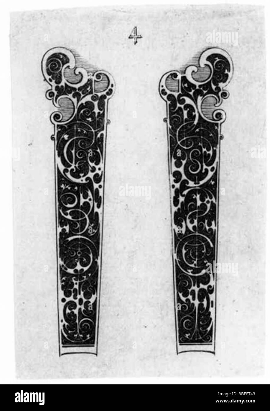 Dieses Bild zeigt ein Paar Messergriffe von Michel Le Blon (1587–1656). Das Kunstwerk ist ein Kupferstich, der detaillierte Arbeiten zeigt und Teil einer Gravurserie ist. Stockfoto