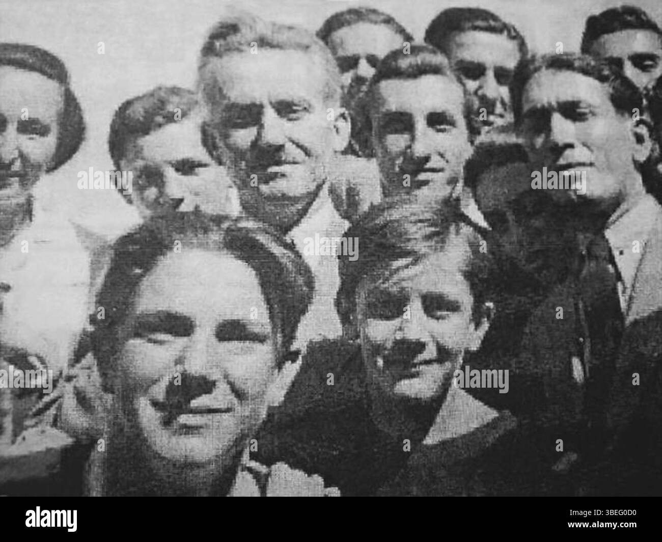Dimitrije Ljoti mit dem Studentenflügel von Zbor, Weiße Adler, repräsentiert vor 1941 die nationalistischen und politischen Bewegungen Jugoslawiens vor dem Zweiten Weltkrieg. Stockfoto